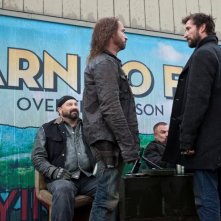 Falling Skies: Colin Cunningham e Noah Wyle nell'episodio Compass