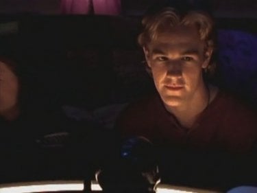 James van Der Beek in un momento dell'episodio Venerdì 13 della serie Dawson's Creek