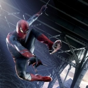 The Amazing Spider-Man: Andrew Garfield in 'veste' di Uomo Ragno in un momento del film
