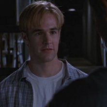 James van Der Beek nell'episodio Una madre sconosciuta della serie Dawson's Creek