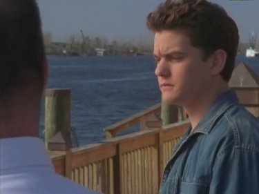 Joshua Jackson in un momento dell'episodio Addio Joey della serie Dawson's Creek