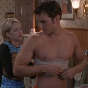 Michelle Williams e Kerr Smith in un momento dell'episodio Test psicoattitudinale della serie Dawson's Creek