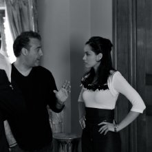 Elena Cucci con il regista Andrea Costantini sul set de Il commissario Rex