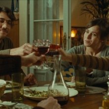 Eva: Daniel Brühl (di spalle), Claudia Vega, Marta Etura e Alberto Ammann in una scena