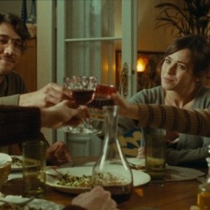 Eva: Daniel Brühl (di spalle), Claudia Vega, Marta Etura e Alberto Ammann in una scena