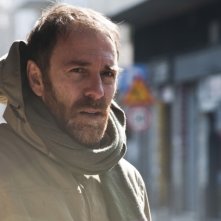 Gli equilibristi: un intenso sguardo di Valerio Mastandrea tratto dal film