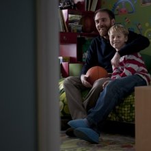 Gli Equilibristi Valerio Mastandrea Col Piccolo Lupo De Matteo Padre E Figlio Nel Film In Una Scena 245106
