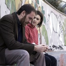 Gli equilibristi: Valerio Mastandrea e Rosabell Laurenti Sellers sono padre e figlia in una scena