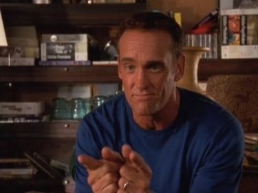 John Wesley Shipp nell'episodio La confraternita della serie Dawson's Creek