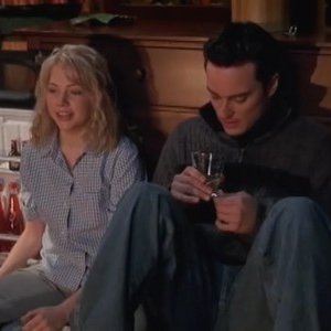 Michelle Williams e Kerr Smith in una scena dell'episodio La decisione di Joey della serie Dawson's Creek