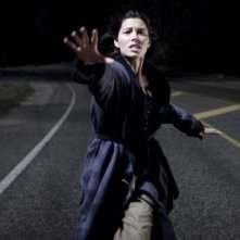 Jessica Biel in una scena concitata di The Tall Man