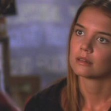 Katie Holmes in una scena dell'episodio Una vera occasione della serie tv Dawson's Creek