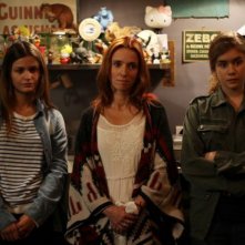 Angèle Garnier, Louise Grinberg, Léa Drucker in Je me suis fait tout petit