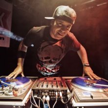 Medi Sadoun nella commedia Les Kaïra (2012)