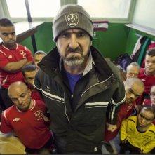 una buffa espressione di Eric Cantona in Les Kaïra