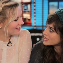 Bachelorette: le tre damigelle d'onore Kirsten Dunst e Lizzy Caplan a confronto