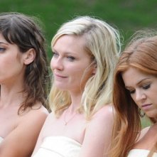 Bachelorette: le tre damigelle d'onore Kirsten Dunst, Isla Fisher e Lizzy Caplan