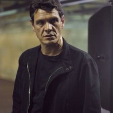 Marc Lavoine in una scena di Mains armées