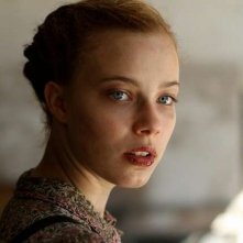 Lore: la protagonista Saskia Rosendahl in un bel primo piano tratto dal film