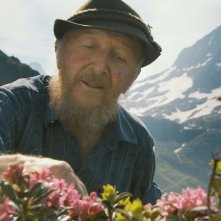 More Than Honey: l'apicoltore Fred Jaggi in una scena del documentario di Markus Imhoof