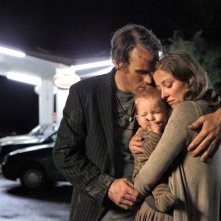 Nachtlärm: Sebastian Blomberg e Alexandra Maria Lara abbracciano il loro bambino in una scena