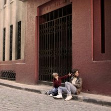 No: il protagonista Gael García Bernal in una scena