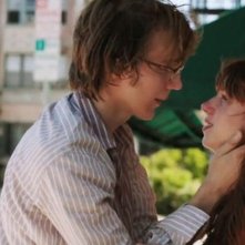 Paul Dano e Zoe Kazan in una romantica immagine di Ruby Sparks