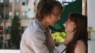 Paul Dano e Zoe Kazan in una romantica immagine di Ruby Sparks