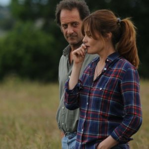 Quelques heures de printemps: Emmanuelle Seigner con Vincent Lindon in una scena