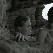 While We Were Here: Kate Bosworth e Jamie Blackley tra gli scogli in una scena