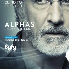 Alphas: un character poster della stagione 2 per Dr. Lee Rosen, il personaggio interpretato da David Strathairn
