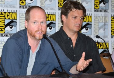 Nathan Fillion e Joss Whedon alla reunion di Firefly al Comic-Con 2012 per il decimo anniversario della serie