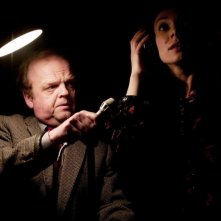 Berberian Sound Studio: il protagonsita Toby Jones in una scena del film con Fatma Mohamed