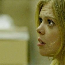 Compliance: la protagonista Dreama Walker in una scena