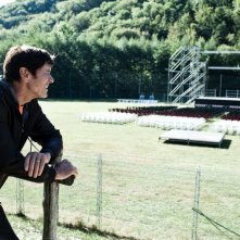 I padroni di casa: Gianni Morandi in una scena del film