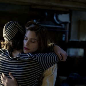 Io e te: Tea Falco e Jacopo Olmo Antinori si abbracciano in una scena del film