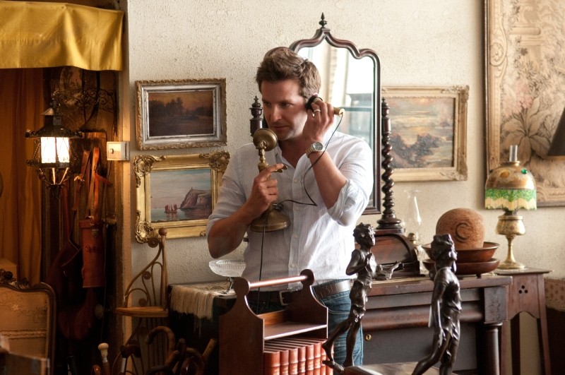 Bradley Cooper Alle Prese Con Un Vecchio Telefono D Antiquariato In Una Scena Di The Words 246323