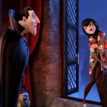 Hotel Transylvania: il conte Dracula con la figlia Mavis in una scena del film