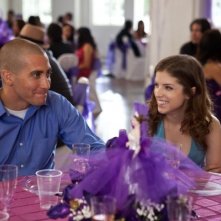 Jake Gyllenhaal E Anna Kendrick Seduti A Un Tavolo In End Of Watch 246465