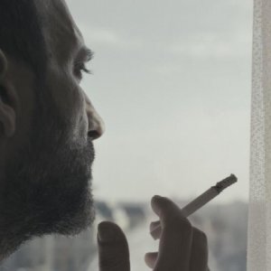 Tutti i rumori del mare: il protagonista Sebastiano Filocamo in una scena del film