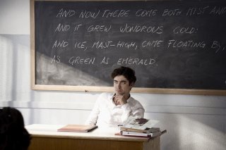 Il rosso e il blu: Riccardo Scamarcio in una scena del film nei panni di un giovane supplente di letteratura