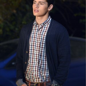 Pretty Little Liars: Gregg Sulkin nell'episodio The Kahn Game