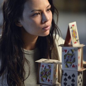 Pretty Little Liars: Janel Parrish nell'episodio Crazy