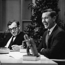 Woody: un'immagine di Woody Allen insieme al comico televisivo e radiofonico Johnny Carson in una foto