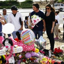 Aurora Colorado Christian Bale E Sua Moglie Sandra Blazic Fanno Visita Al Luogo Della Strage 246829