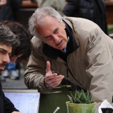 Cha Cha Cha: il regista Marco Risi con Luca Argentero sul set del film