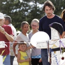 Christian Bale Insieme A Sua Moglie Sandra Fa Visita Ad Aurora Nel Colorado Dov E Avvenuta La Sparat 246835