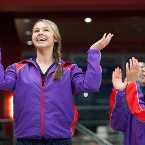 Make it or Break it: Ayla Kell e Josie Loren nell'episodio Smells Like Winner