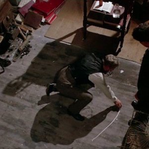 Clifford Evans con Edward de Souza in una scena del film Il mistero del castello (1963)