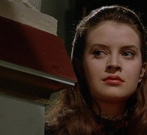 Isobel Black in una scena del film Il mistero del castello (1963)